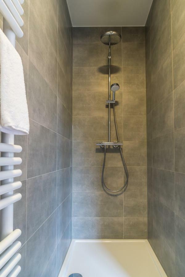 Hotel Huron Mol Ngoại thất bức ảnh